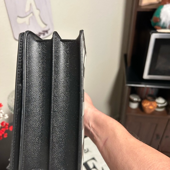 Betsey Johnson Mini Evie Black Plaid Crossbody with Pink Charm NWT - Picture 4 of 6